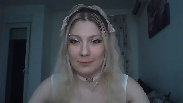 Foxy Bright online show from 03-20-26, 07:30