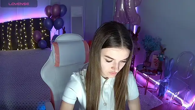 Snapshot of Ann_Wood chatting on 03-08-26, 07:23 Ann Wood online show from 03-08-26, 07:23