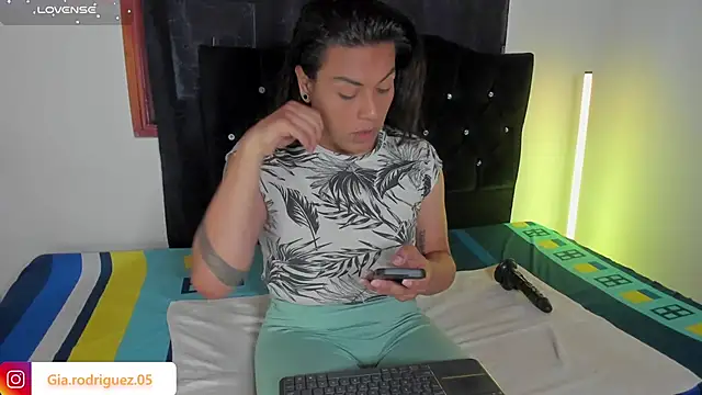 Jess Hoffman online show from 04-06-26, 03:24