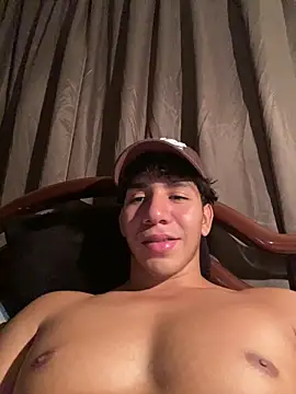 Alejandrososas online show from 06-06-26, 05:12