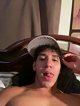 Alejandrososas online show from 07-22-26, 04:15