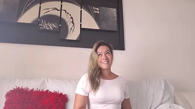 Snapshot of Paula_Brown88 chatting on 05-25-26, 07:09 Paula Brown88 online show from 05-25-26, 07:09