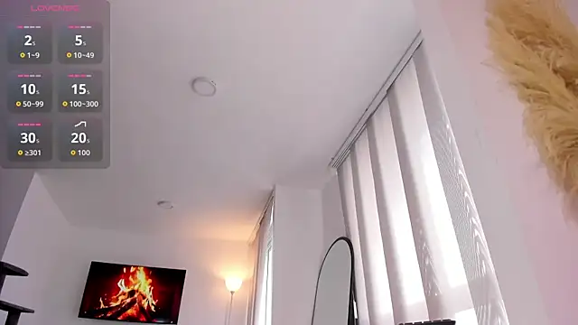 Snapshot of sofiawiliams chatting on 03-12-26, 12:55 sofiawiliams online show from 03-12-26, 12:55