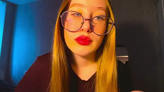 Snapshot of KareyGoodroe chatting on 03-12-26, 10:10 KareyGoodroe online show from 03-12-26, 10:10