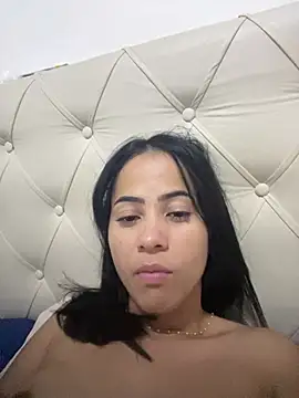 Snapshot of Issis2000 chatting on 06-02-26, 07:54 Issis2000 online show from 06-02-26, 07:54