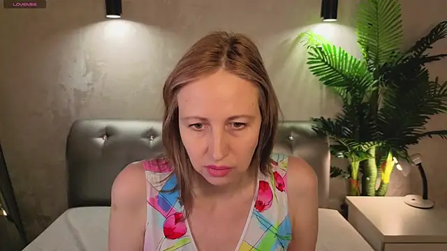 Elizabeth Andersonn online show from 03-26-26, 01:01