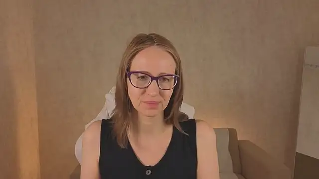 Elizabeth Andersonn online show from 04-10-26, 01:11