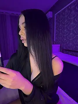 Olivia Noor online show from 04-15-26, 05:42