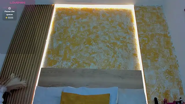 julietta pink online show from 03-31-26, 11:32