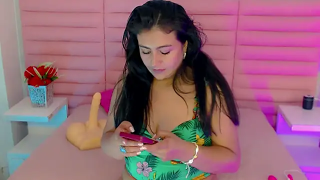 scarleth whisper online show from 04-18-26, 07:07