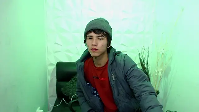 Snapshot of Stich_23 chatting on 04-28-26, 03:11 Stich 23 online show from 04-28-26, 03:11