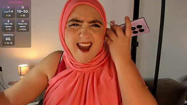 HijabiMilff online show from 05-13-26, 03:53