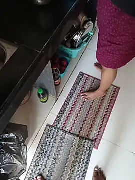 Queenlipx online show from 03-11-26, 04:18