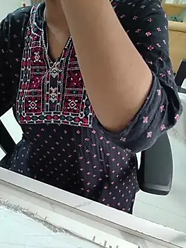 Queenlipx online show from 04-20-26, 06:49