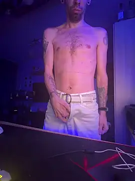 Snapshot of Istvan95 chatting on 03-04-26, 05:08 Istvan95 online show from 03-04-26, 05:08