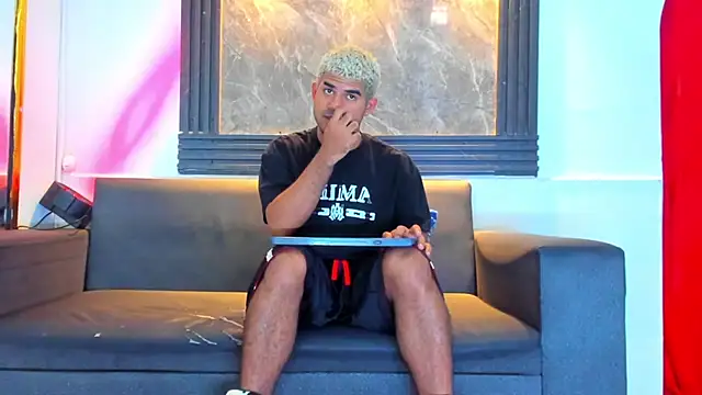 Snapshot of Latins_on_fire chatting on 03-02-26, 07:10 Latins on fire online show from 03-02-26, 07:10