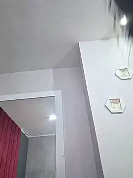Snapshot of Allice_Evens chatting on 05-17-26, 01:47 Allice Evens online show from 05-17-26, 01:47