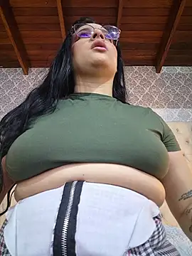 Snapshot of Allice_Evens chatting on 05-25-26, 01:55 Allice Evens online show from 05-25-26, 01:55