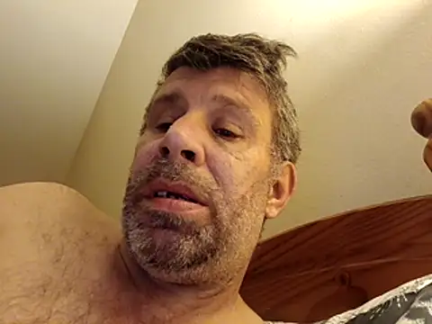 Snapshot of stud2512 chatting on 04-22-26, 10:22 stud2512 online show from 04-22-26, 10:22