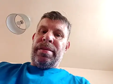 Snapshot of stud2512 chatting on 05-04-26, 11:17 stud2512 online show from 05-04-26, 11:17