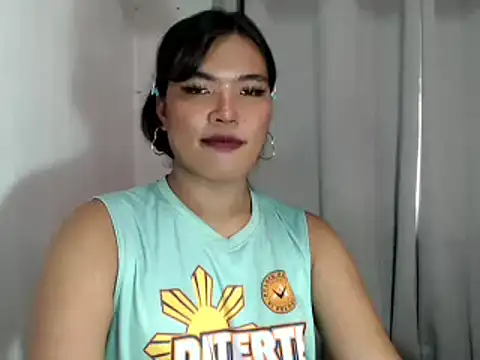 Snapshot of Royalty_marcela6969 chatting on 04-22-26, 05:54 Royalty marcela6969 online show from 04-22-26, 05:54