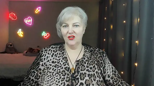 Mary-Leee online show from 04-09-26, 06:52