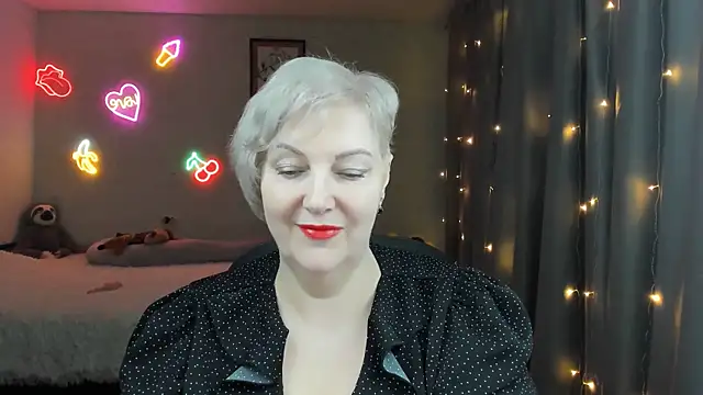 Snapshot of Mary-Leee chatting on 04-28-26, 03:55 Mary-Leee online show from 04-28-26, 03:55