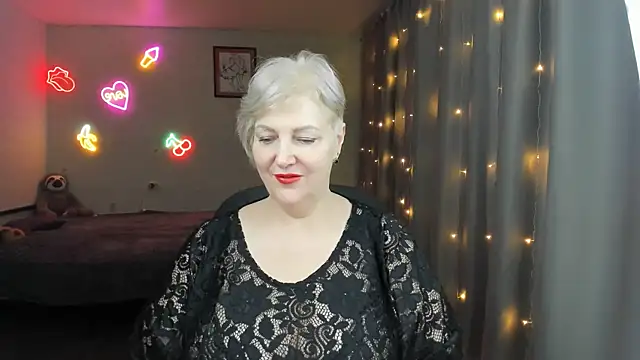 Snapshot of Mary-Leee chatting on 05-12-26, 08:11 Mary-Leee online show from 05-12-26, 08:11