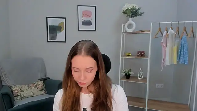 Snapshot of Nina_Crown chatting on 03-23-26, 01:26 Nina Crown online show from 03-23-26, 01:26