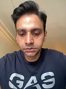 Snapshot of online4u08 chatting on 05-12-26, 05:26 online4u08 online show from 05-12-26, 05:26