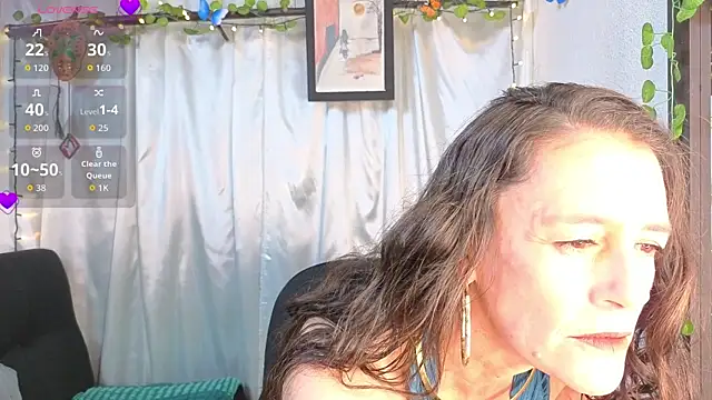 Snapshot of LeanaMaturee chatting on 05-21-26, 12:34 LeanaMaturee online show from 05-21-26, 12:34