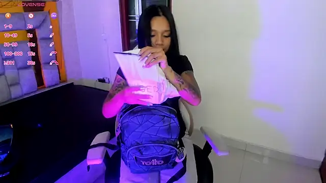 miiaboss  online show from 04-16-26, 11:11