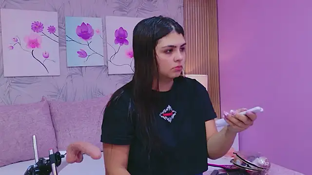 EmmaLeens online show from 04-14-26, 12:00