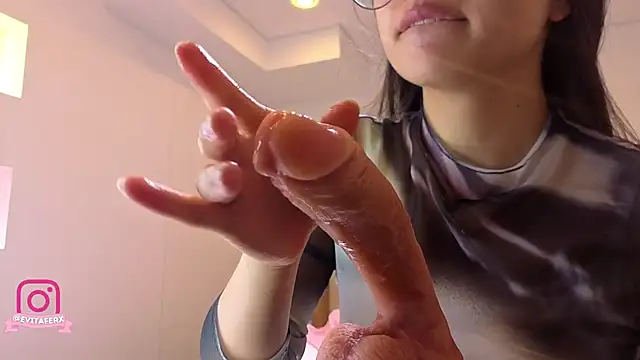 Snapshot of eva_depp_ chatting on 05-10-26, 10:31 eva depp online show from 05-10-26, 10:31