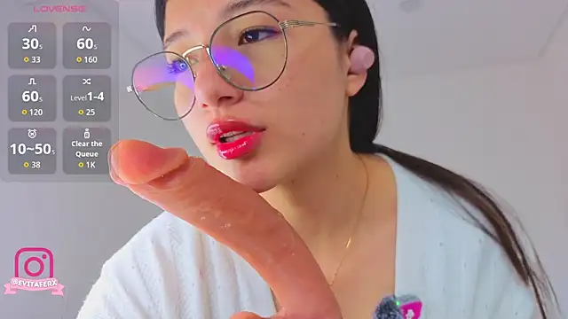 eva depp  online show from 07-15-26, 11:48
