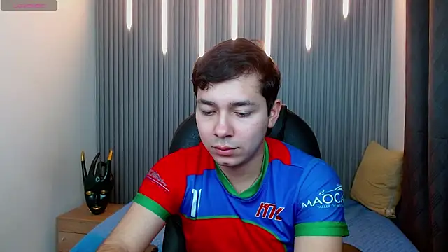 Julian Smith21 online show from 03-23-26, 02:59