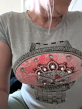 Heidiblueeyes online show from 05-05-26, 06:05