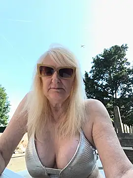 Heidiblueeyes online show from 05-29-26, 08:12