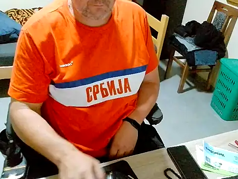 Snapshot of pozitiva000 chatting on 06-11-26, 07:34 pozitiva000 online show from 06-11-26, 07:34