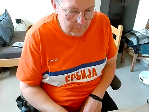 Snapshot of pozitiva000 chatting on 06-28-26, 10:43 pozitiva000 online show from 06-28-26, 10:43