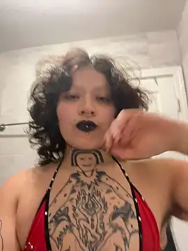 Snapshot of seducedandused chatting on 03-05-26, 03:57 seducedandused online show from 03-05-26, 03:57