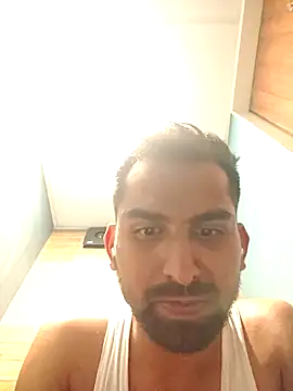 Snapshot of RonitVora chatting on 05-18-26, 06:03 RonitVora online show from 05-18-26, 06:03