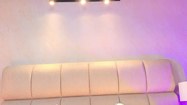 AlaiaMoretti  online show from 04-05-26, 06:10