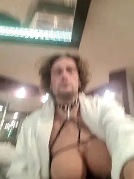 Snapshot of pleasser1985 chatting on 03-06-26, 04:42 pleasser1985 online show from 03-06-26, 04:42