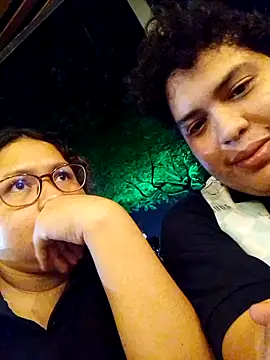 Snapshot of DUOAMOR chatting on 04-18-26, 04:05 DUOAMOR online show from 04-18-26, 04:05