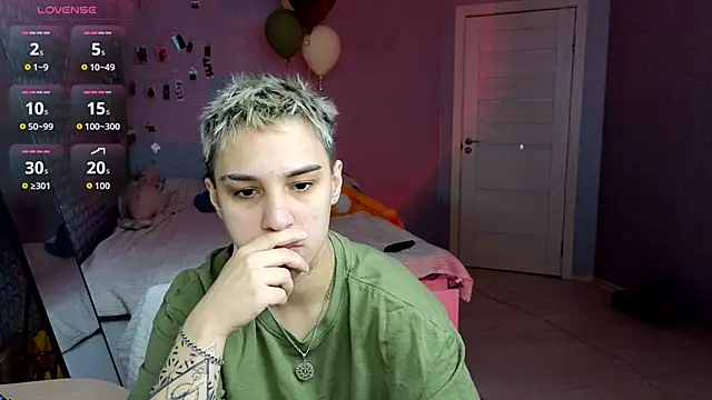 LuxuryLoverss online show from 04-14-26, 11:16