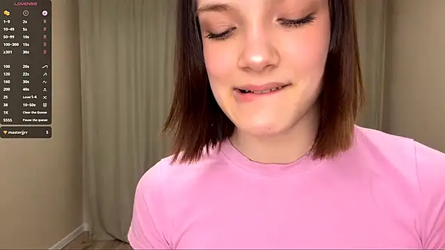 Carolini i online show from 03-26-26, 05:51