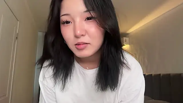 Snapshot of minnie_joy chatting on 05-09-26, 12:32 minnie joy online show from 05-09-26, 12:32
