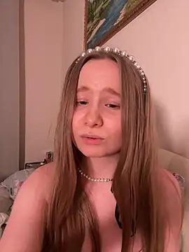 cutefoxieee online show from 08-02-26, 10:52