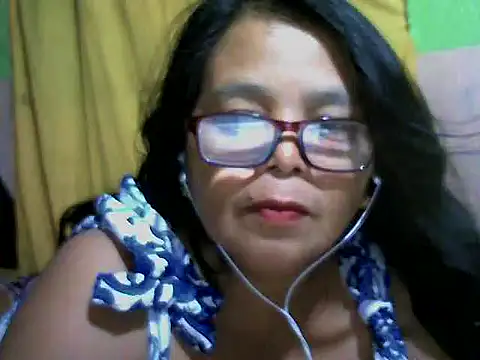Snapshot of Flowerblossom123 chatting on 05-11-26, 02:56 Flowerblossom123 online show from 05-11-26, 02:56